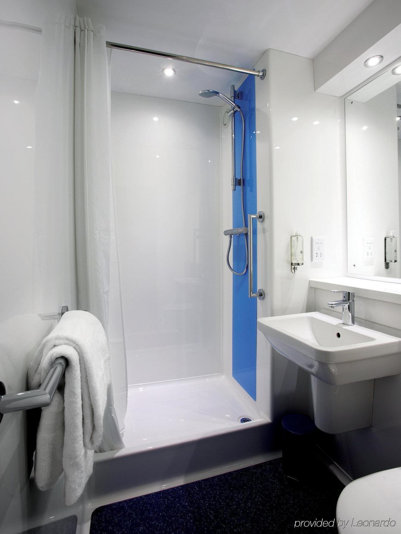 Travelodge Борнмут Экстерьер фото