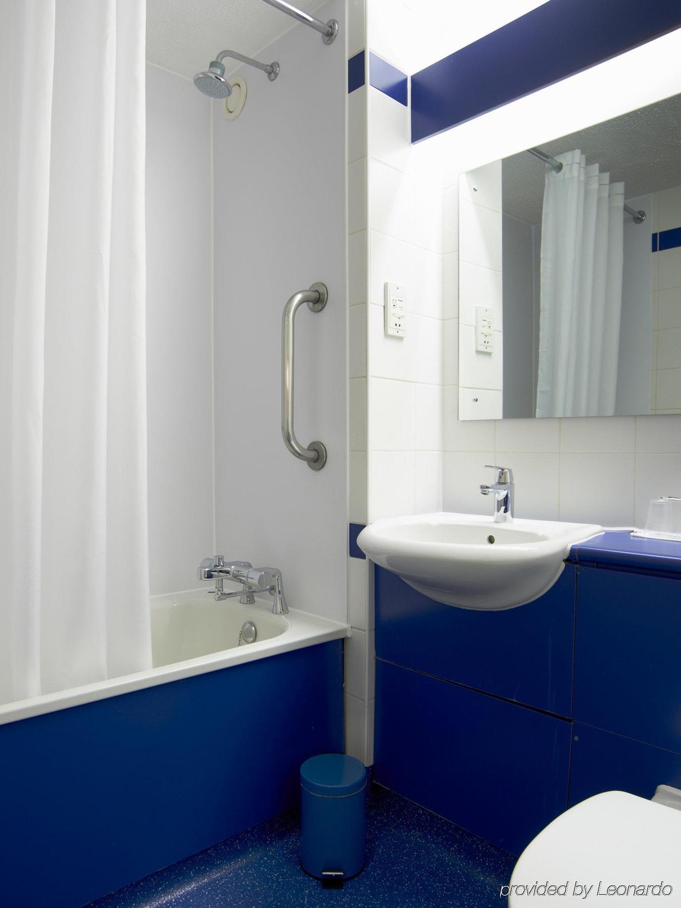 Travelodge Борнмут Экстерьер фото