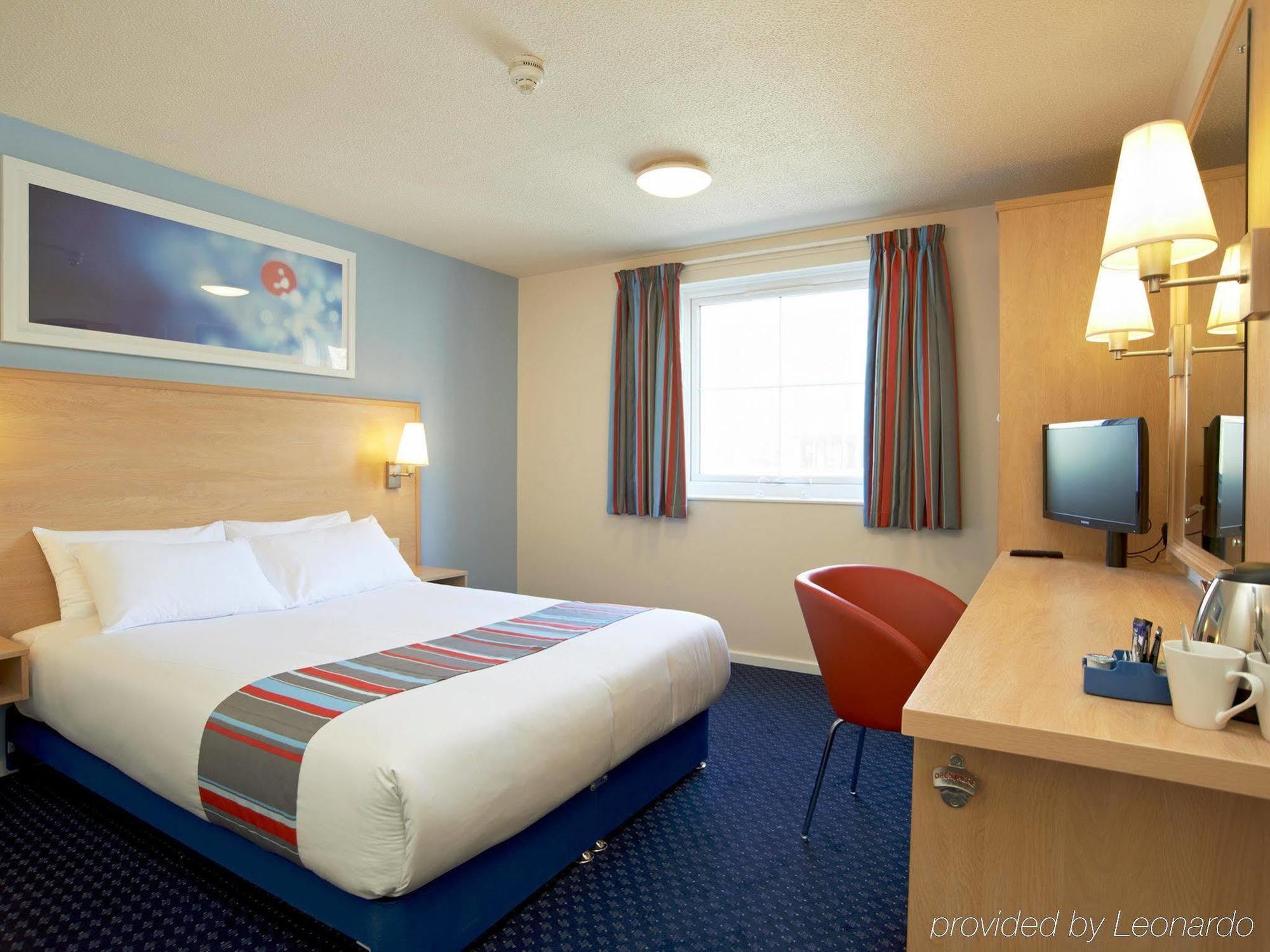Travelodge Борнмут Экстерьер фото
